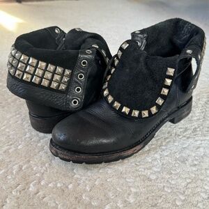 ❤️ Frye Women's Rogan Studded Leather Black Boots, Size 9, Rare, Discontinued